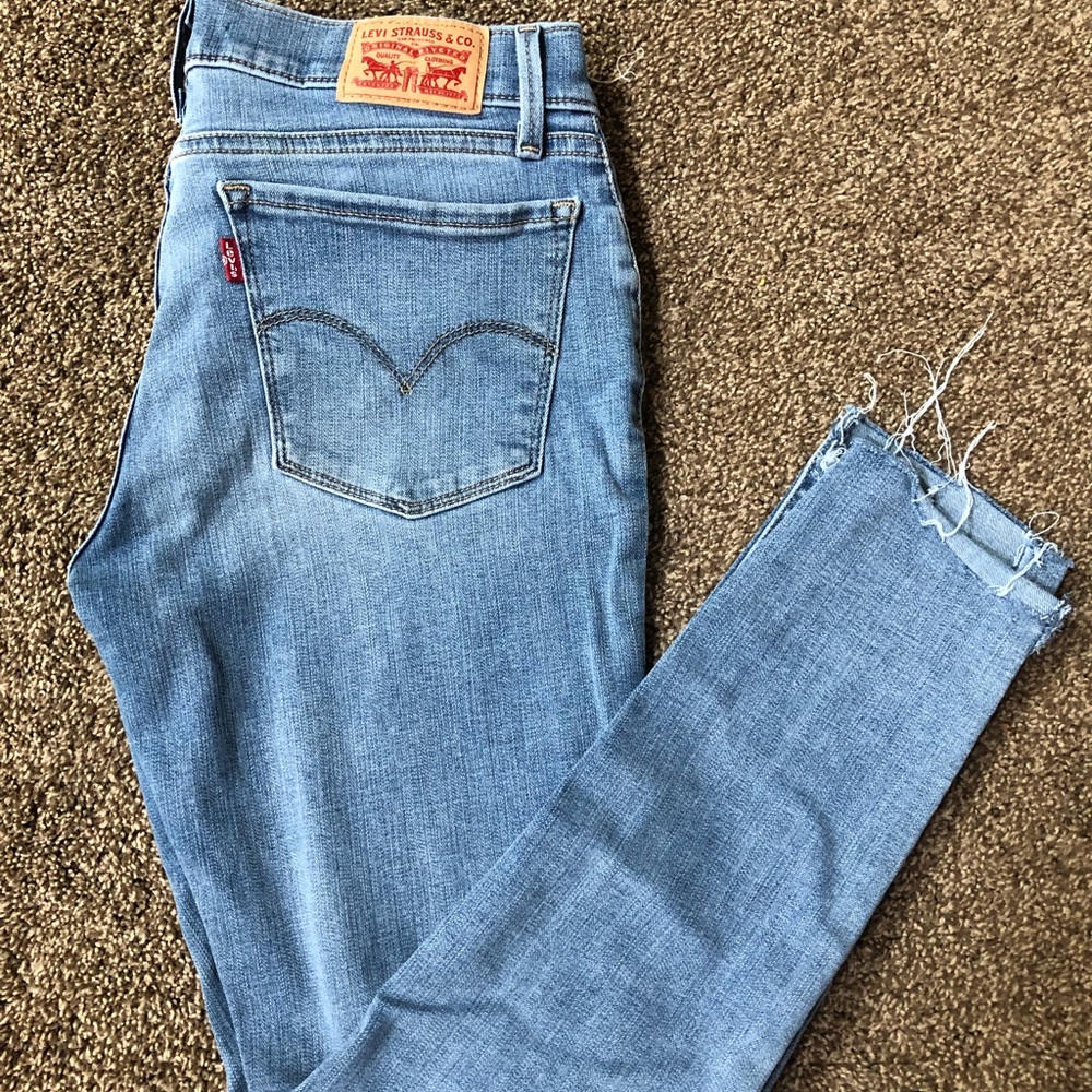 710 Levi’s skinny jeans